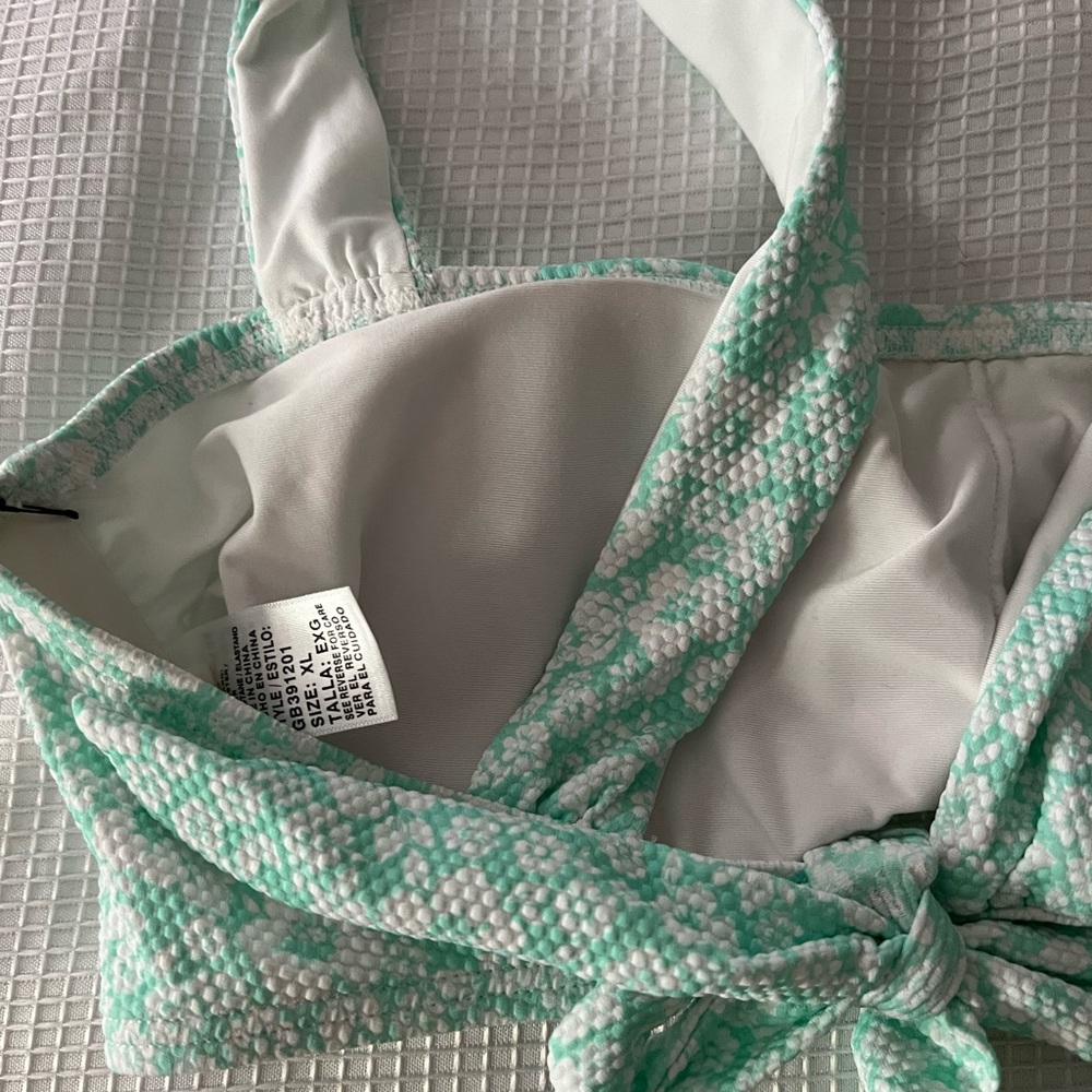 Green Patterned Bikini Set - Picture 6 of 8